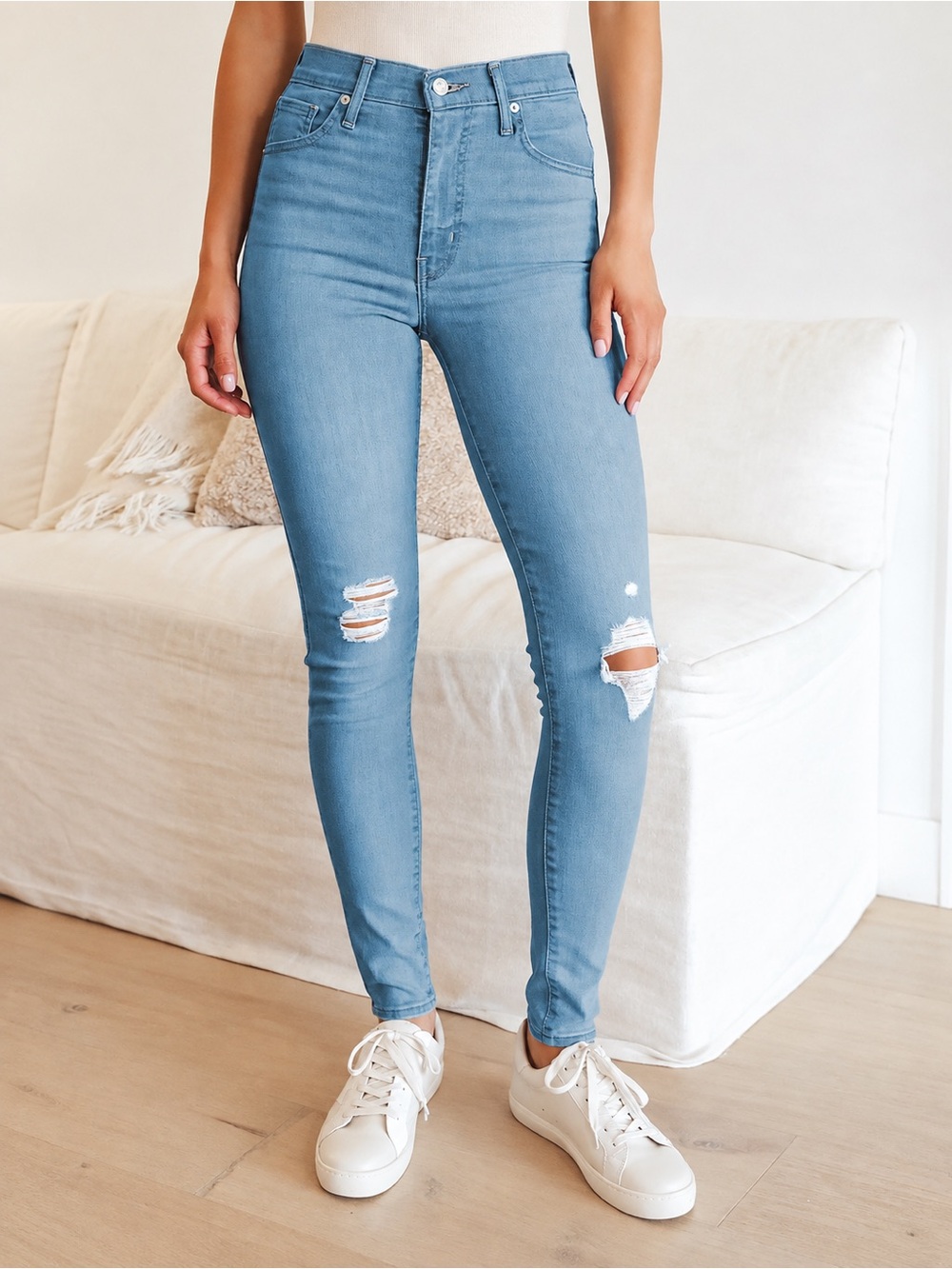 Levi’s Mile High Super Skinny Jeans 28 Galaxy Far Away Light Wash Ripped NWOT